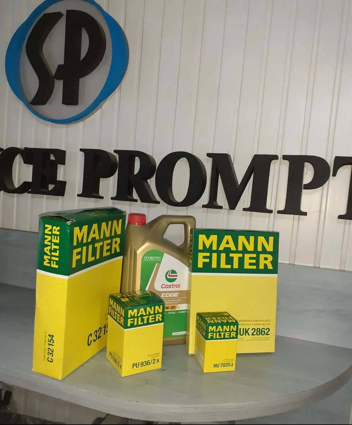 Filtre Mann-Filter și ulei Castrol Edge 5W-30 pentru revizie, Service Prompt Suceava