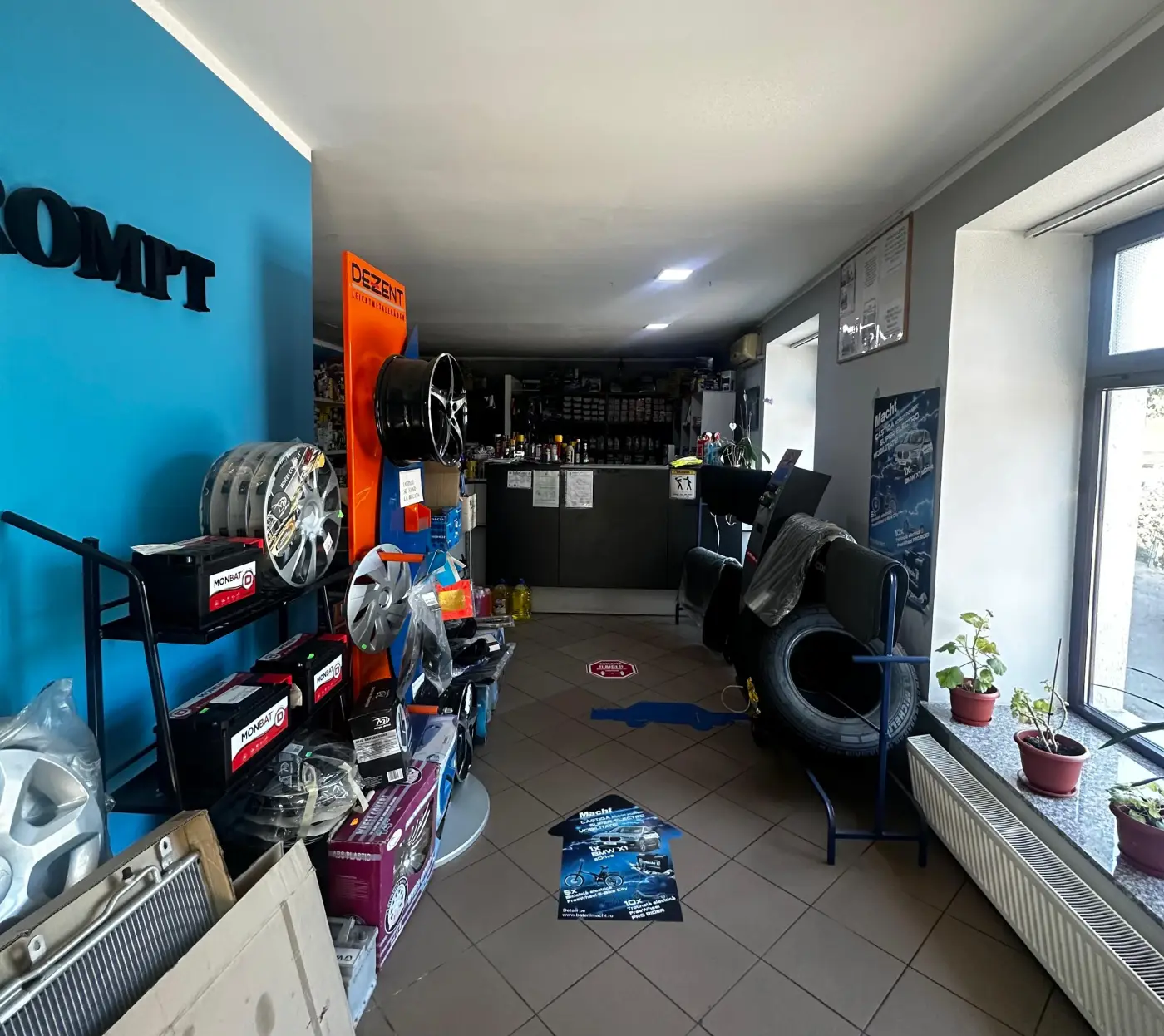 Showroomul magazinului de piese auto Service Prompt din Suceava